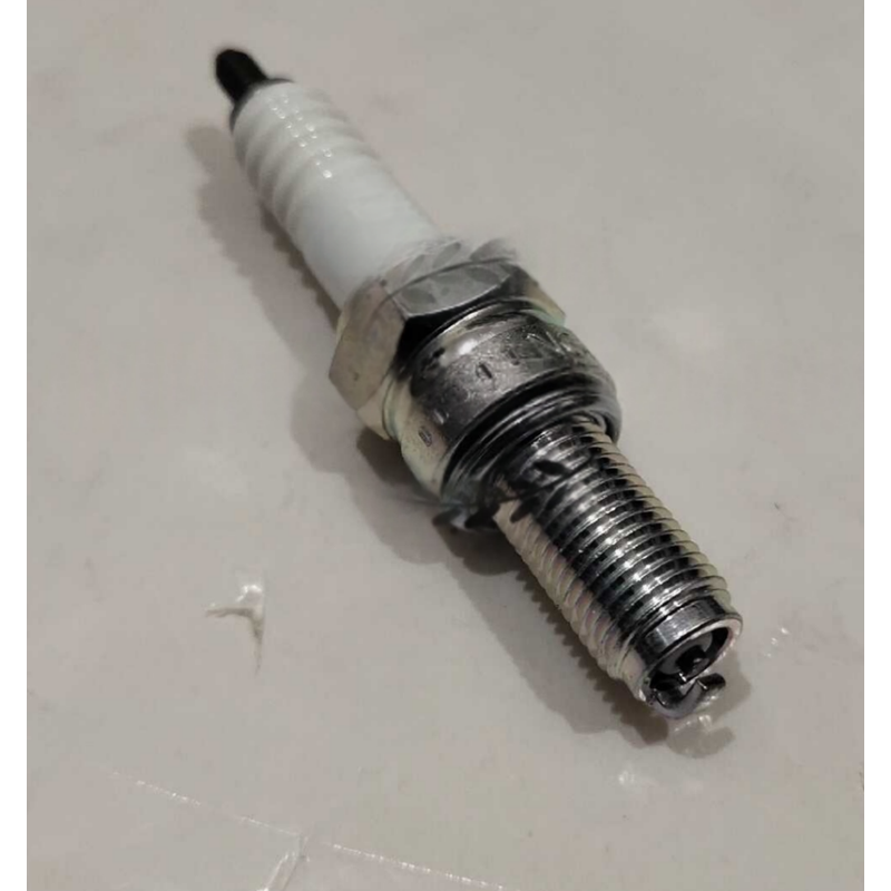 Candela di accensione per moto - Motorcycle Spark Plug recensione e prezzo